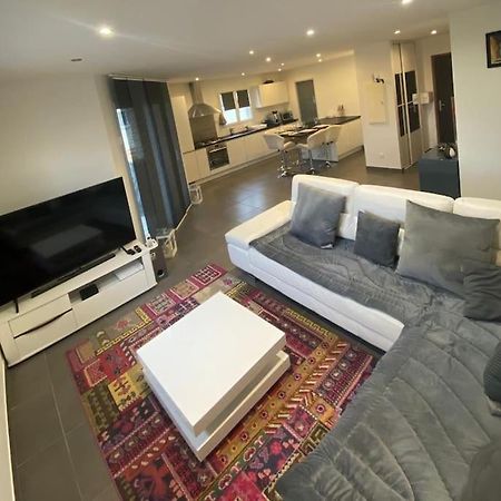 Appartement Belle Vue Sur Les Montagnes Saint-Pierre-en-Faucigny エクステリア 写真